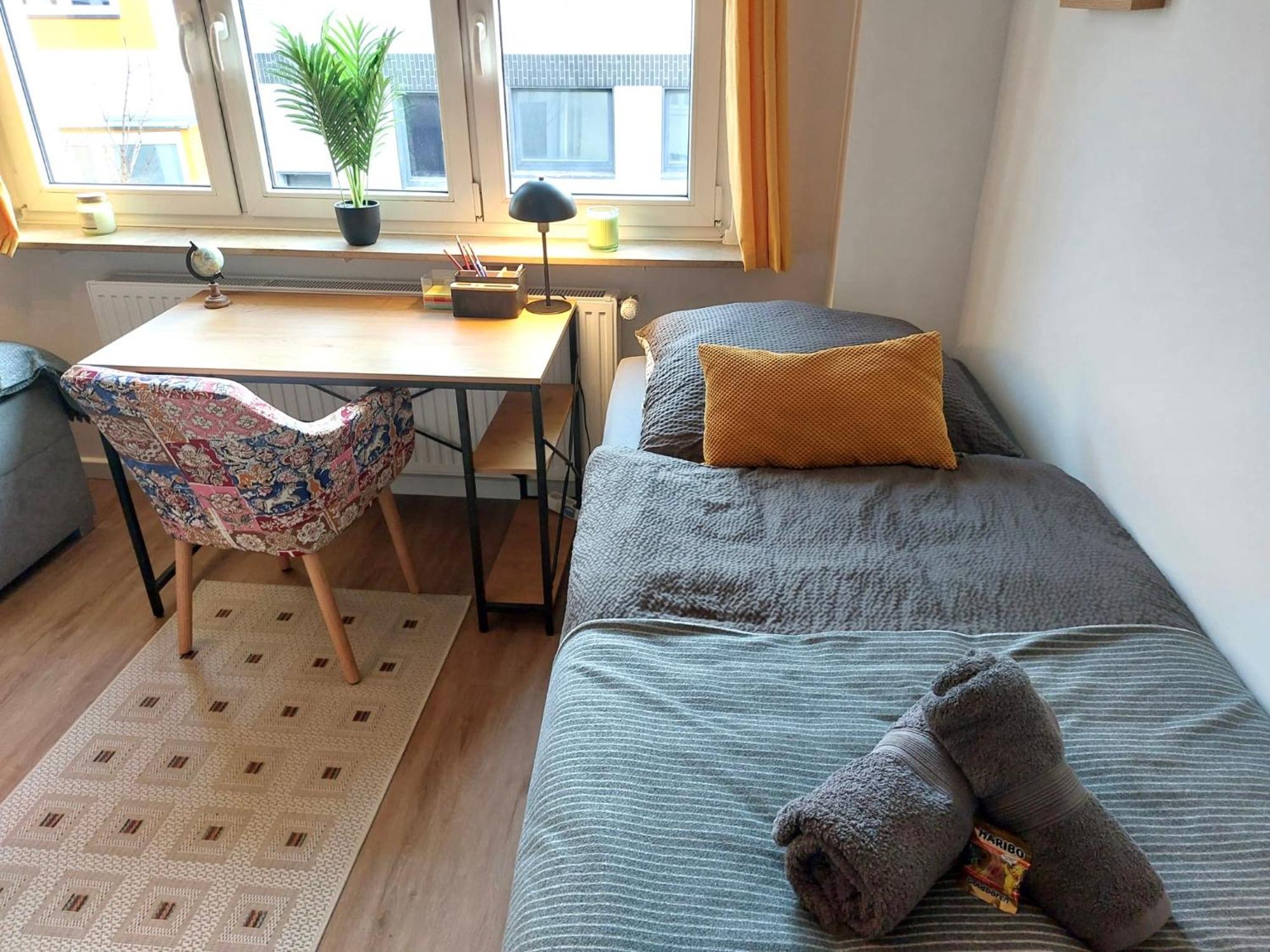 Rtr Essen - Fuer Bis Zu 8 Personen - Voll Ausgestattet - Zentral Limbecker Platz - Messe - Uniklinikum - Smart Tv - Modern Apartment Luaran gambar